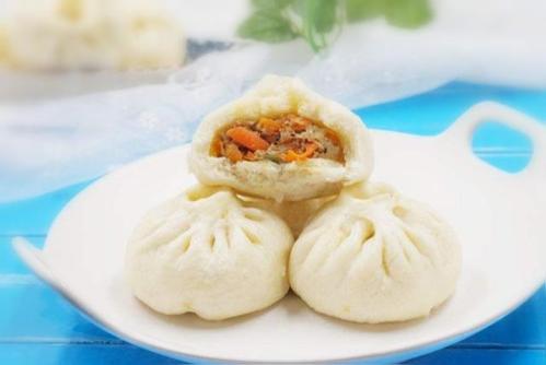 青羊擺地攤賣(mài)包子要經(jīng)營(yíng)許可證嗎，獨資開(kāi)包子店經(jīng)營(yíng)許可證有什么不利?